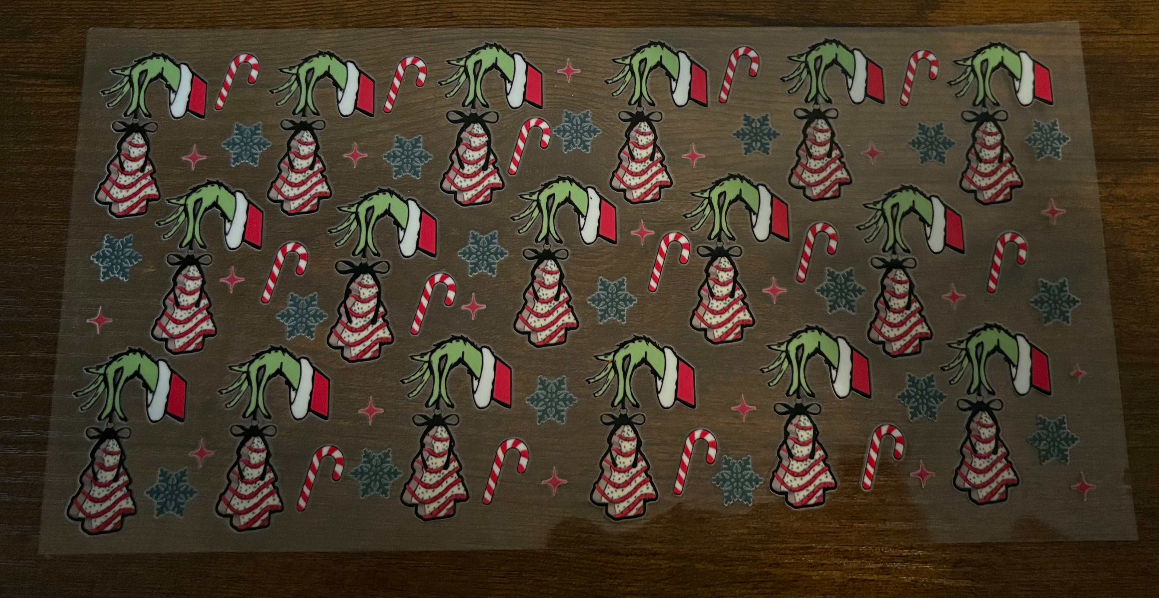 Green Man/Christmas Tree Cakes 16oz Wrap