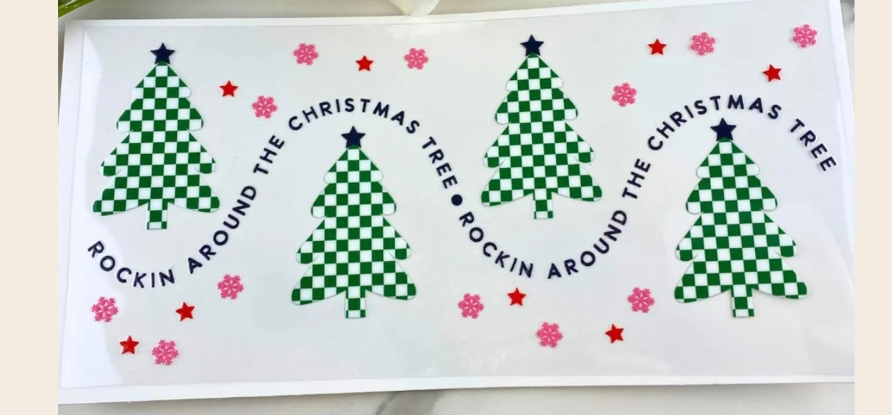 Checkered Christmas Tree 16oz Wrap